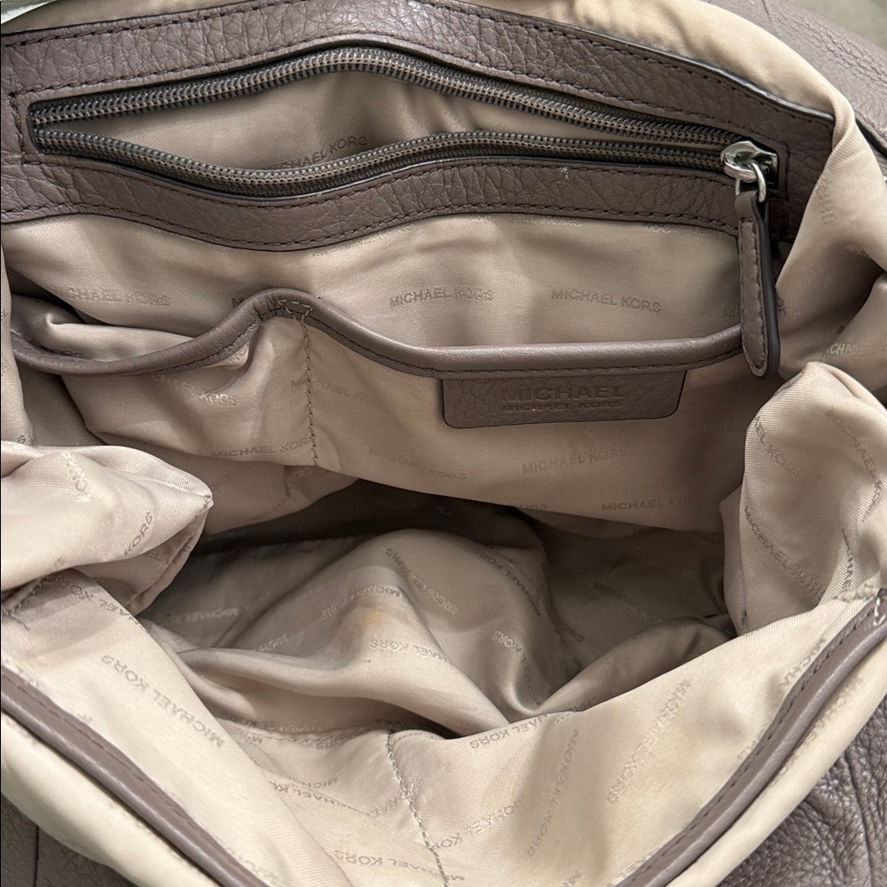 Used Michael Kors leather set - Picture 16 of 16